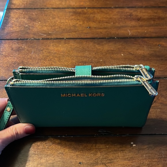Michael Kors Wristlett/ Wallet - Picture 4 of 4